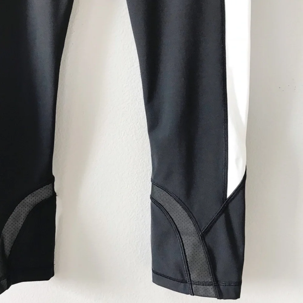 Lululemon Run Inspire Crop II Reflective legging Size 4